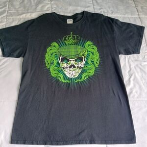 Gildan Skull Graphic Tee - Black and Green Large